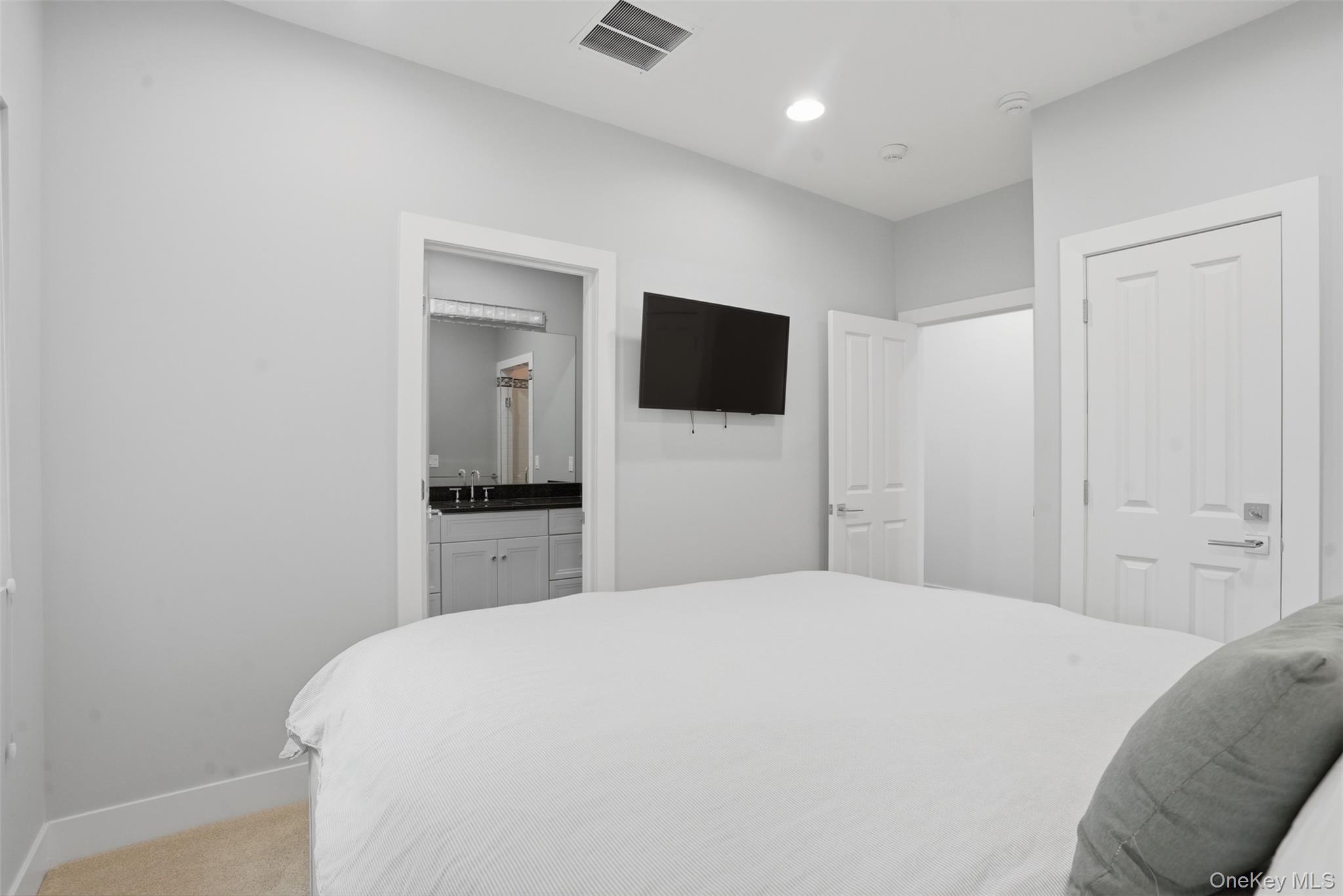 35 Serenity Lane Property Photo 19