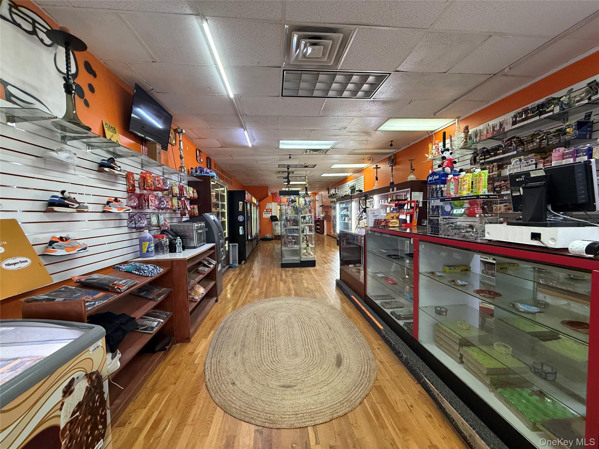 614 Sunrise Highway Property Photo 4