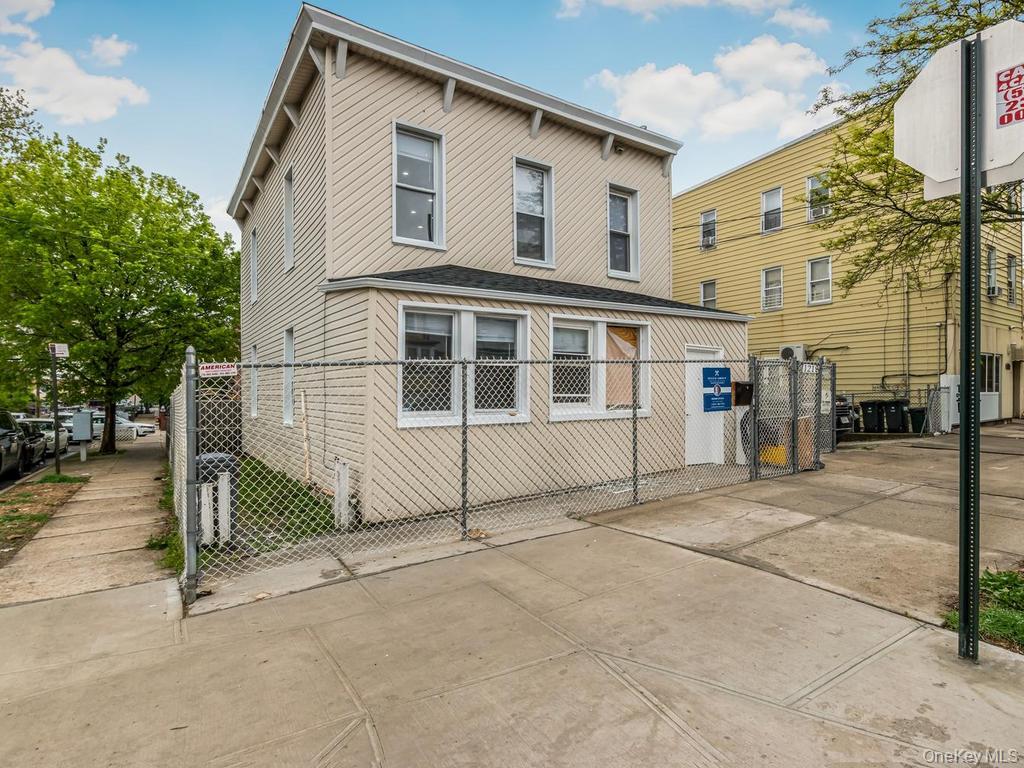 1218 Havemeyer Avenue Property Photo 1