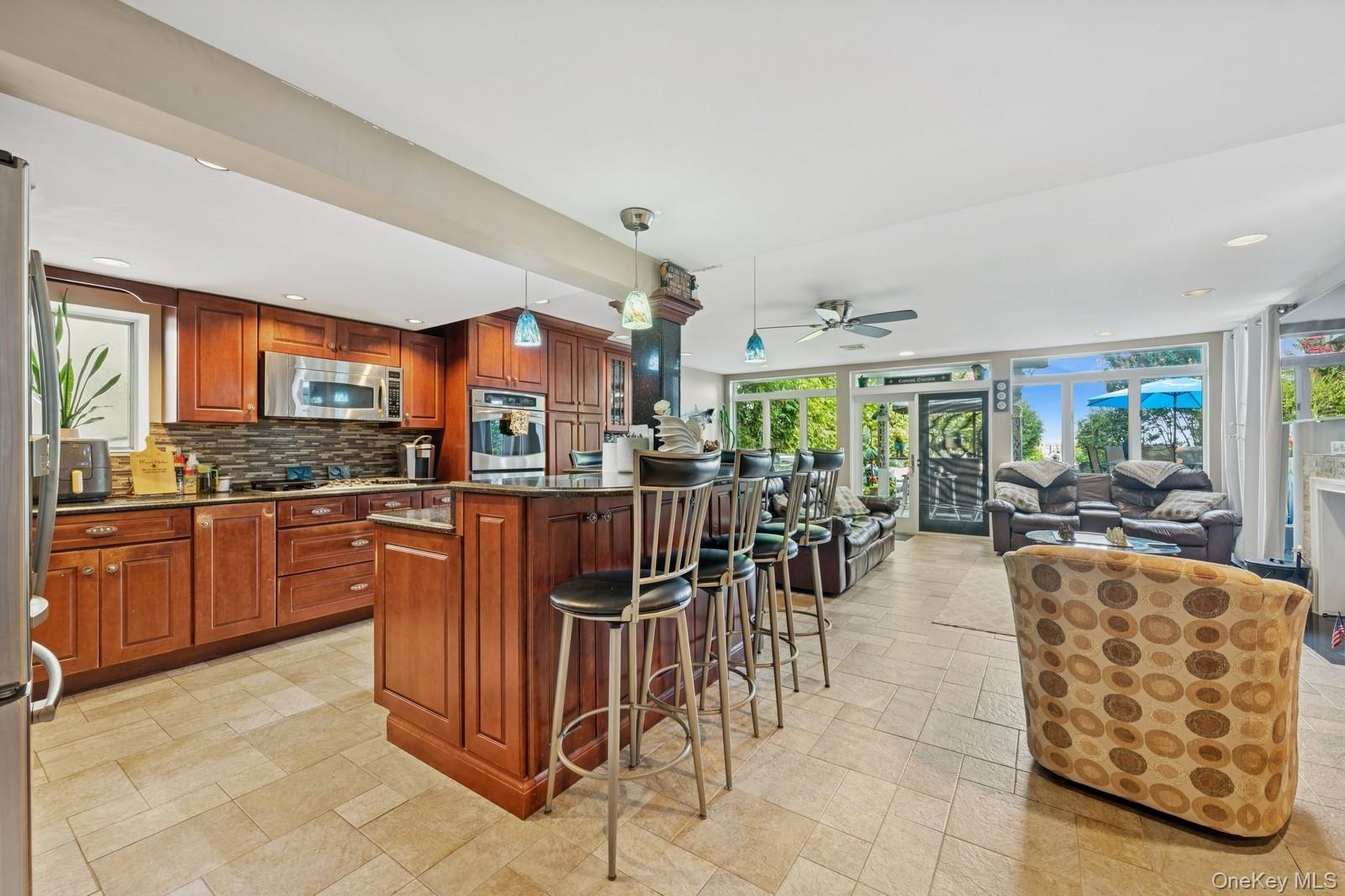 101 Bay Street Property Photo 8