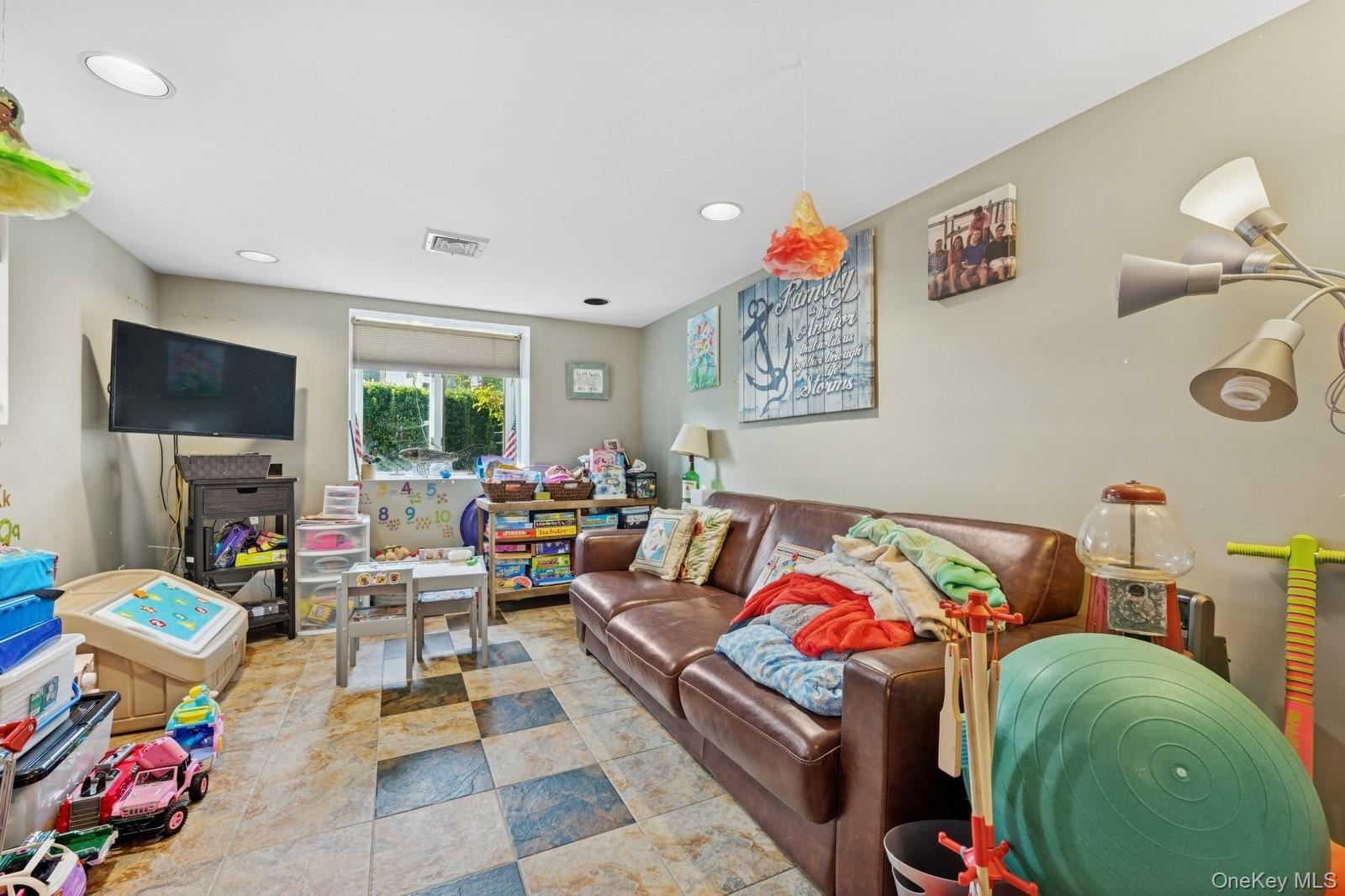 101 Bay Street Property Photo 15