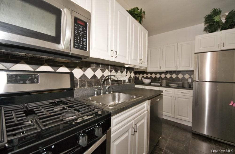 63-61 99th Street D16 Property Photo 8