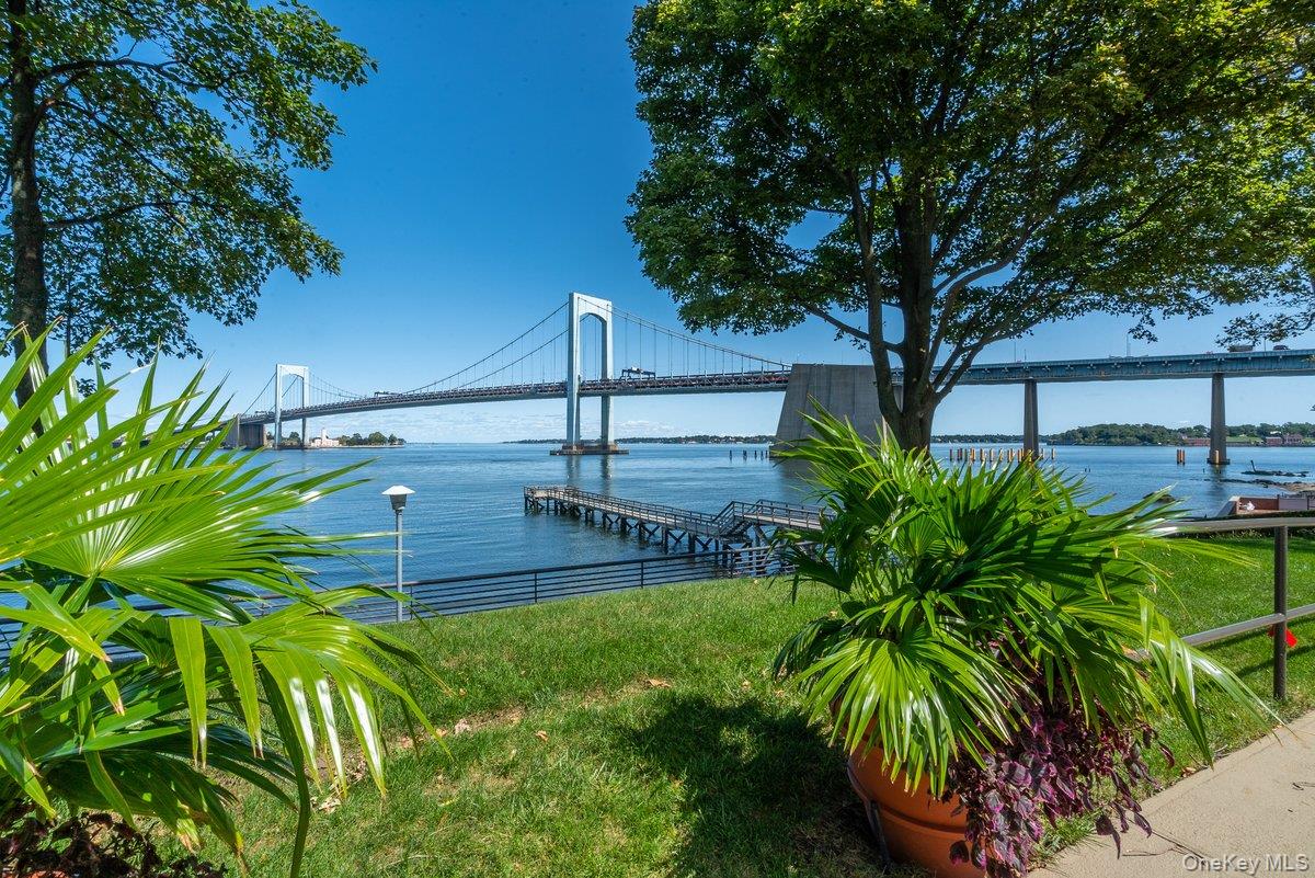 166-25 Powells Cove Boulevard 15d Property Photo 8