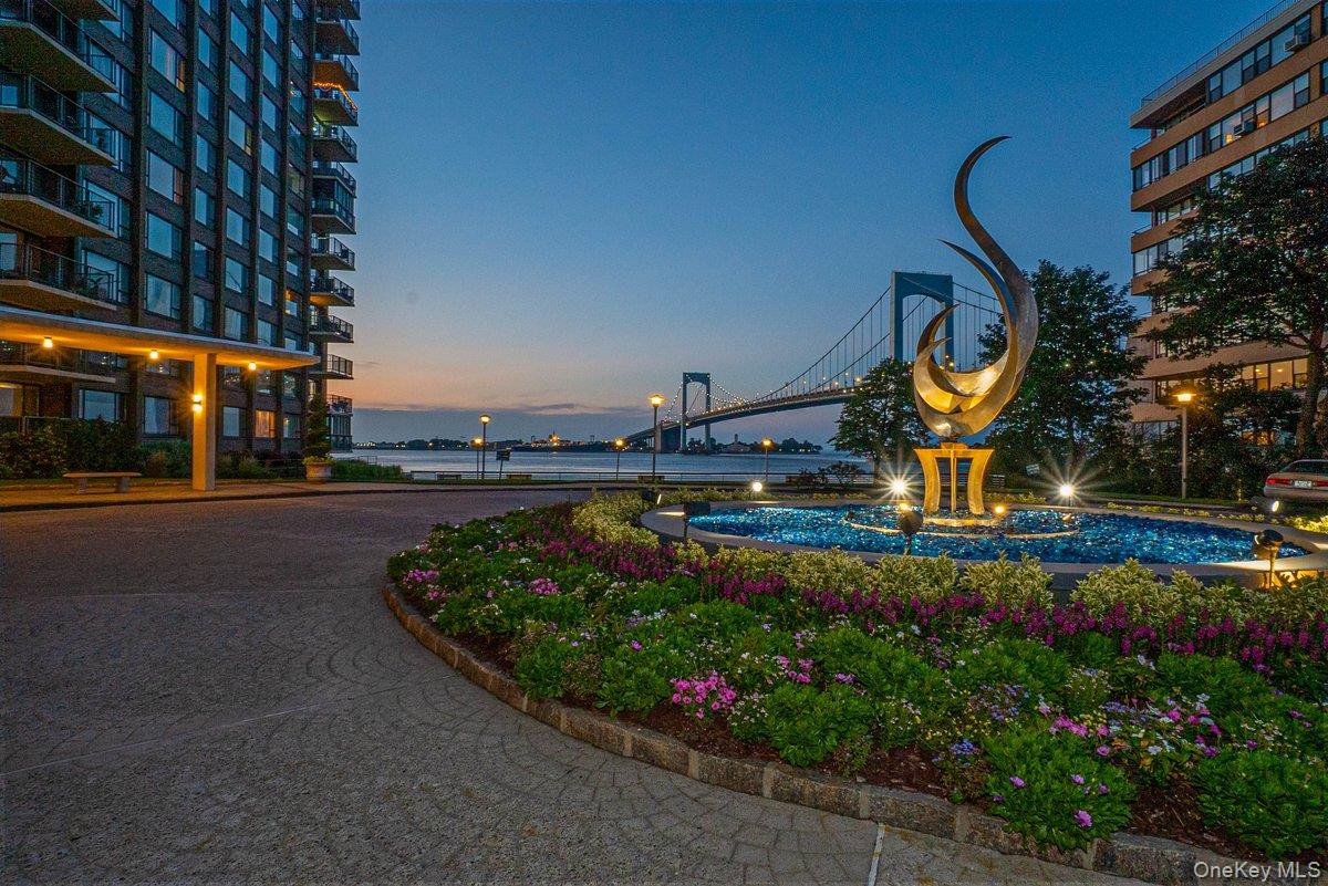 166-25 Powells Cove Boulevard 15d Property Photo 12