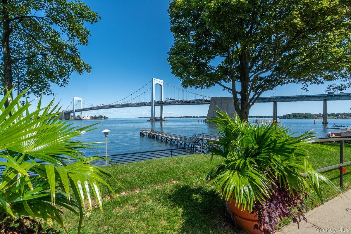 166-25 Powells Cove Boulevard 15d Property Photo 16
