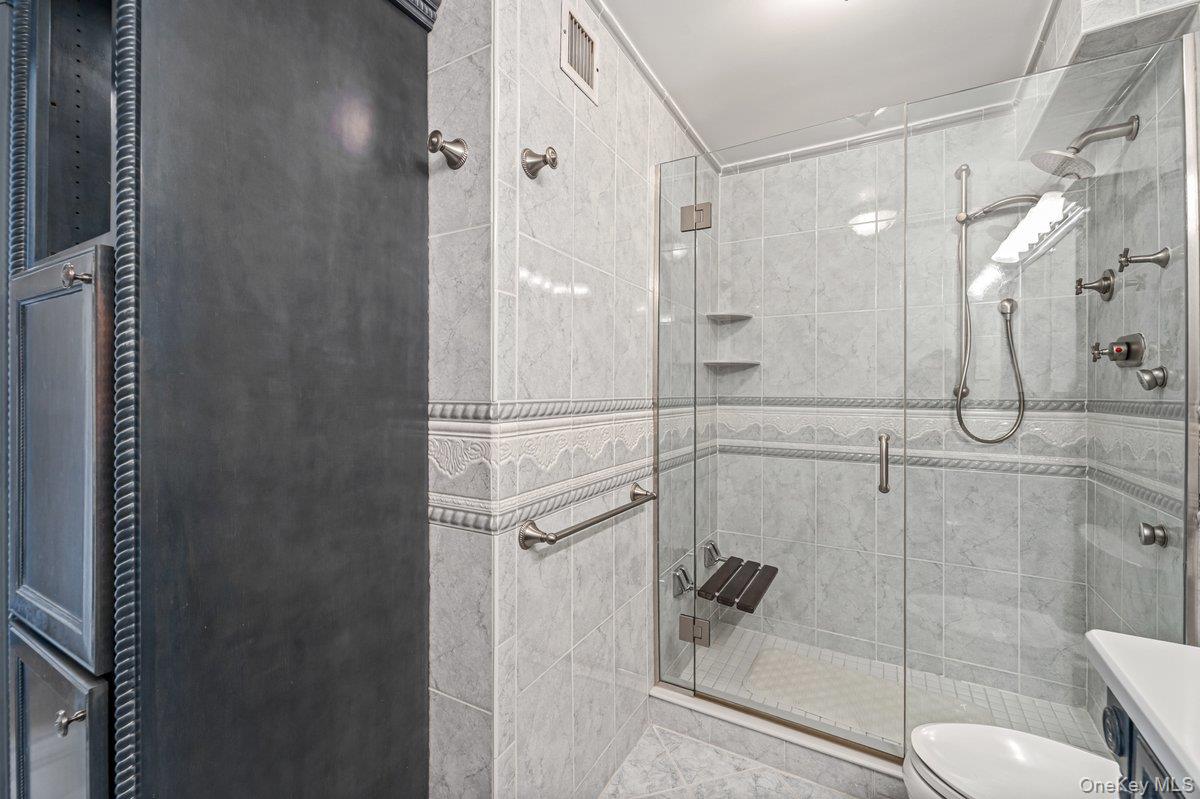 166-25 Powells Cove Boulevard 15d Property Photo 27