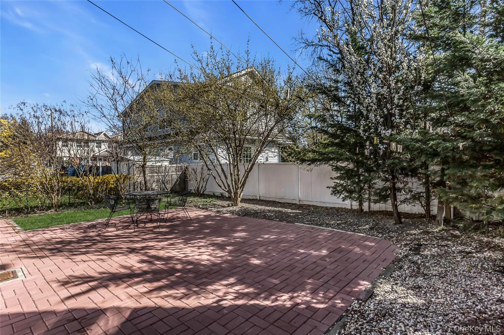 46 Sagamore Hill Drive Property Photo 16