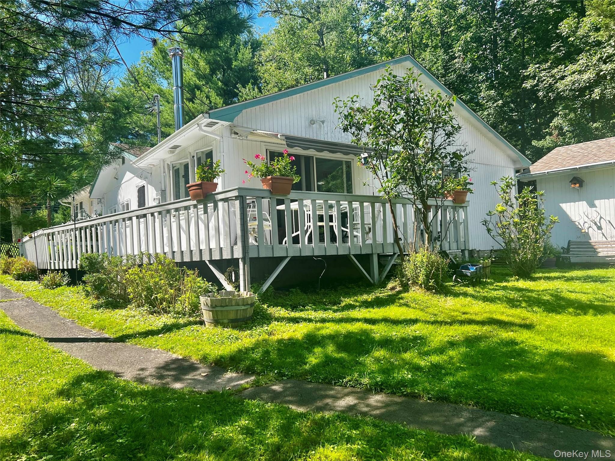 7 Jenn Lane Property Photo 1