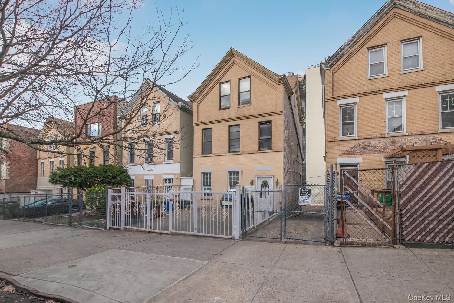 292 Wadsworth Avenue Property Photo 3