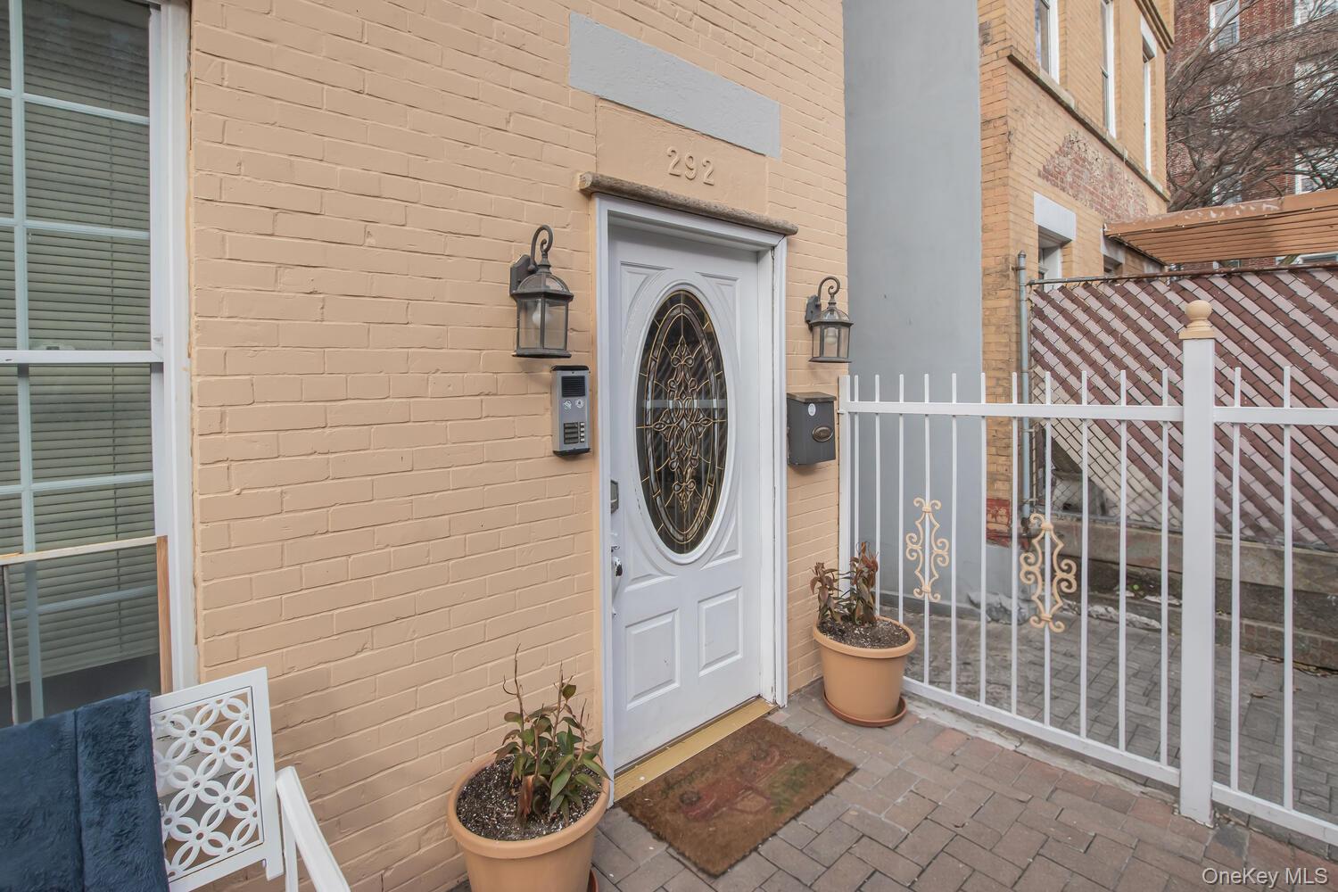 292 Wadsworth Avenue Property Photo 4