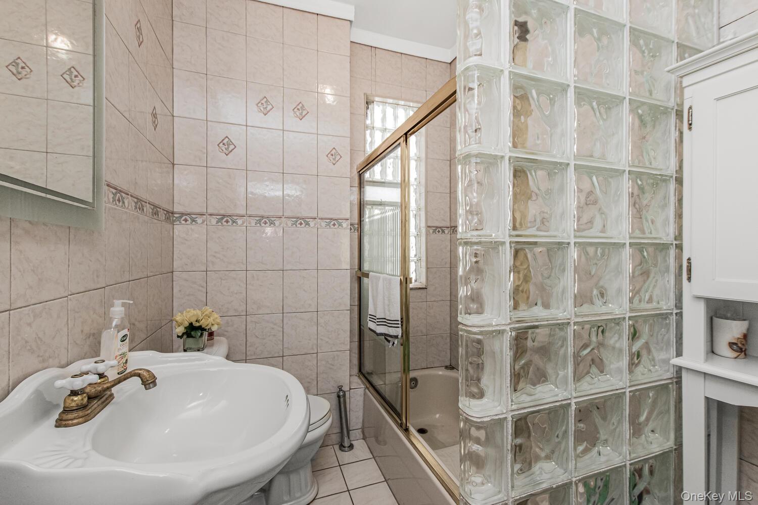 292 Wadsworth Avenue Property Photo 12