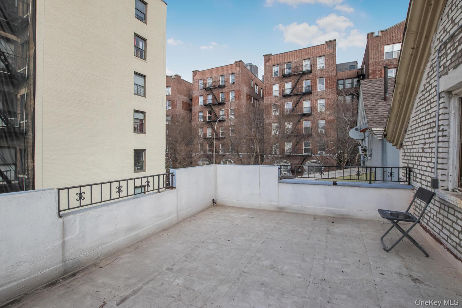 292 Wadsworth Avenue Property Photo 16