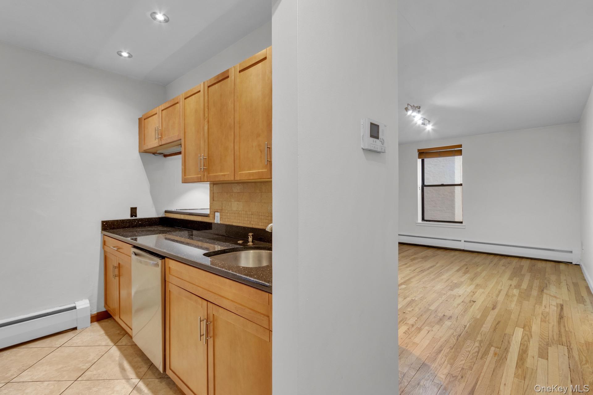 66-72 Saint Nicholas Avenue 3g Property Photo 8