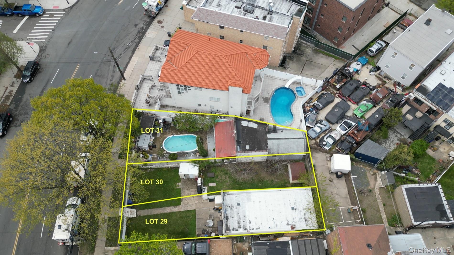 70-07, 70-11 Ditmars Boulevard Property Photo 6