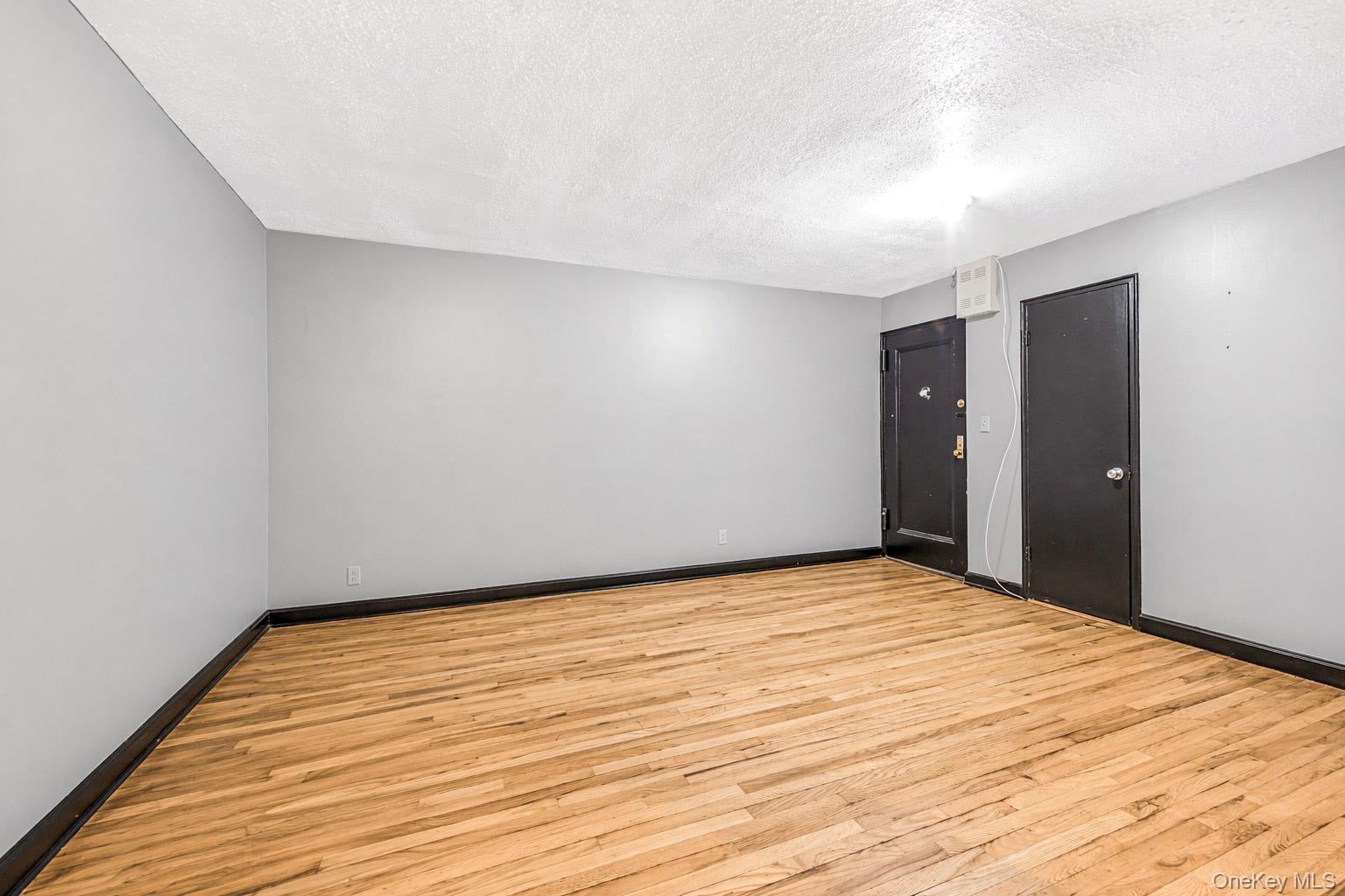 150 Ravine Avenue 3b Property Photo 2