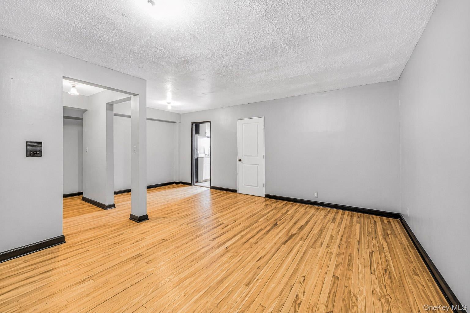 150 Ravine Avenue 3b Property Photo 3