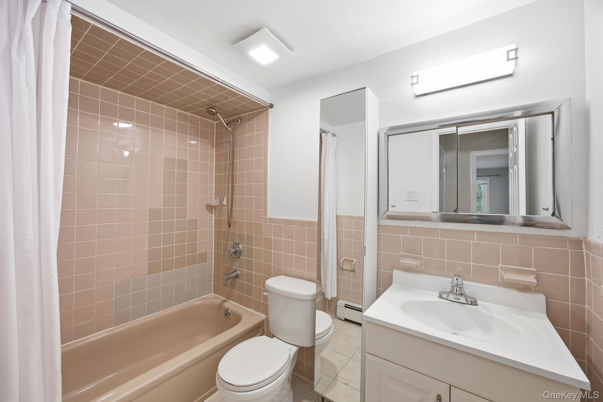 6933 Little Neck Parkway Property Photo 25