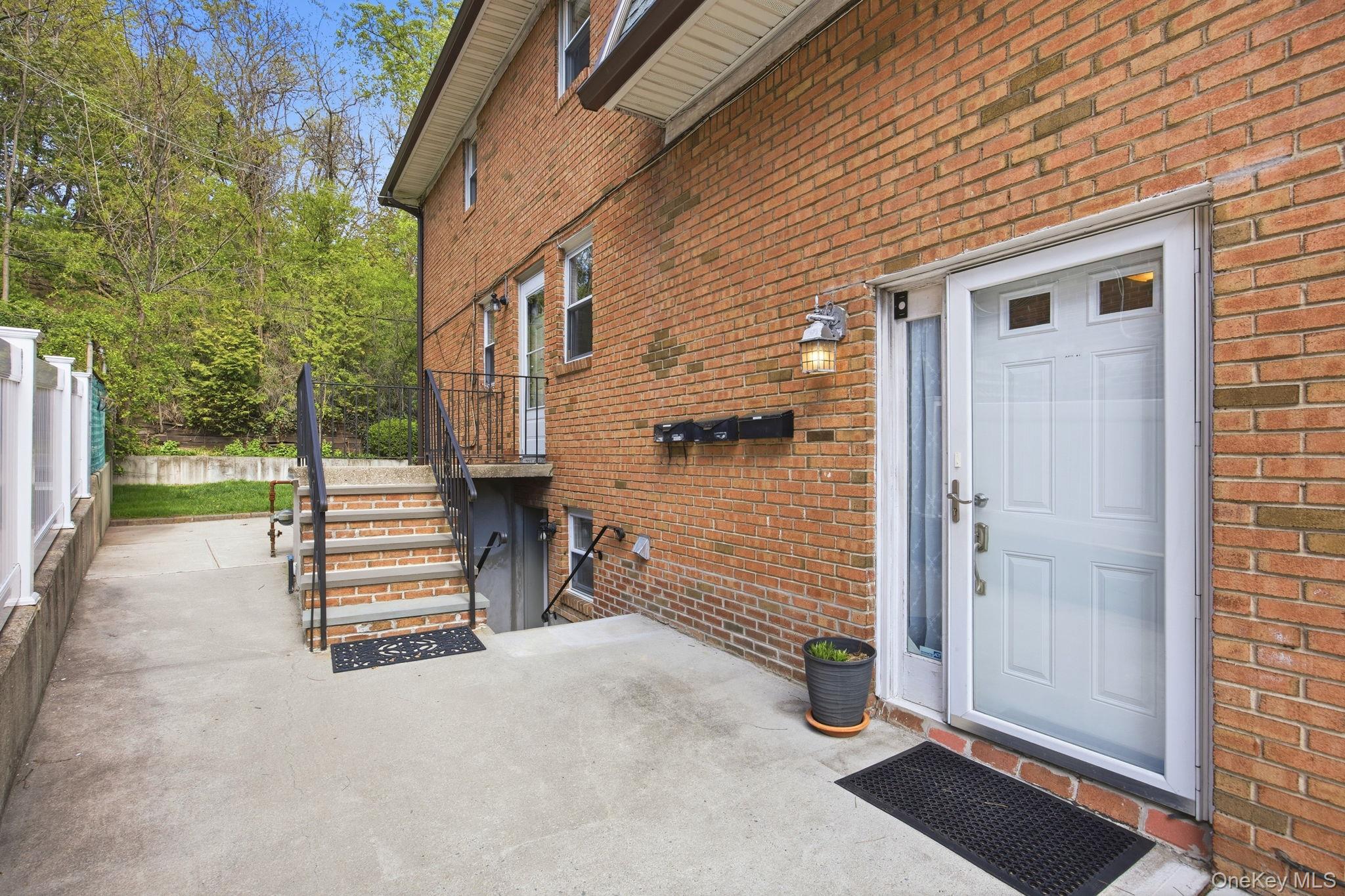 6933 Little Neck Parkway Property Photo 27