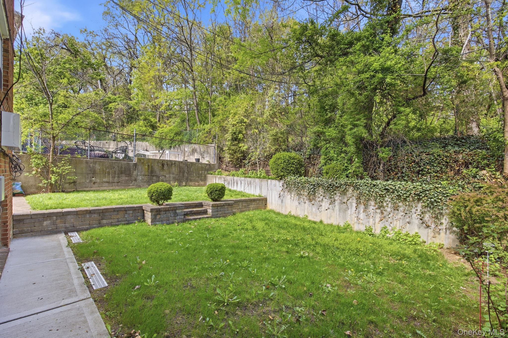 6933 Little Neck Parkway Property Photo 31