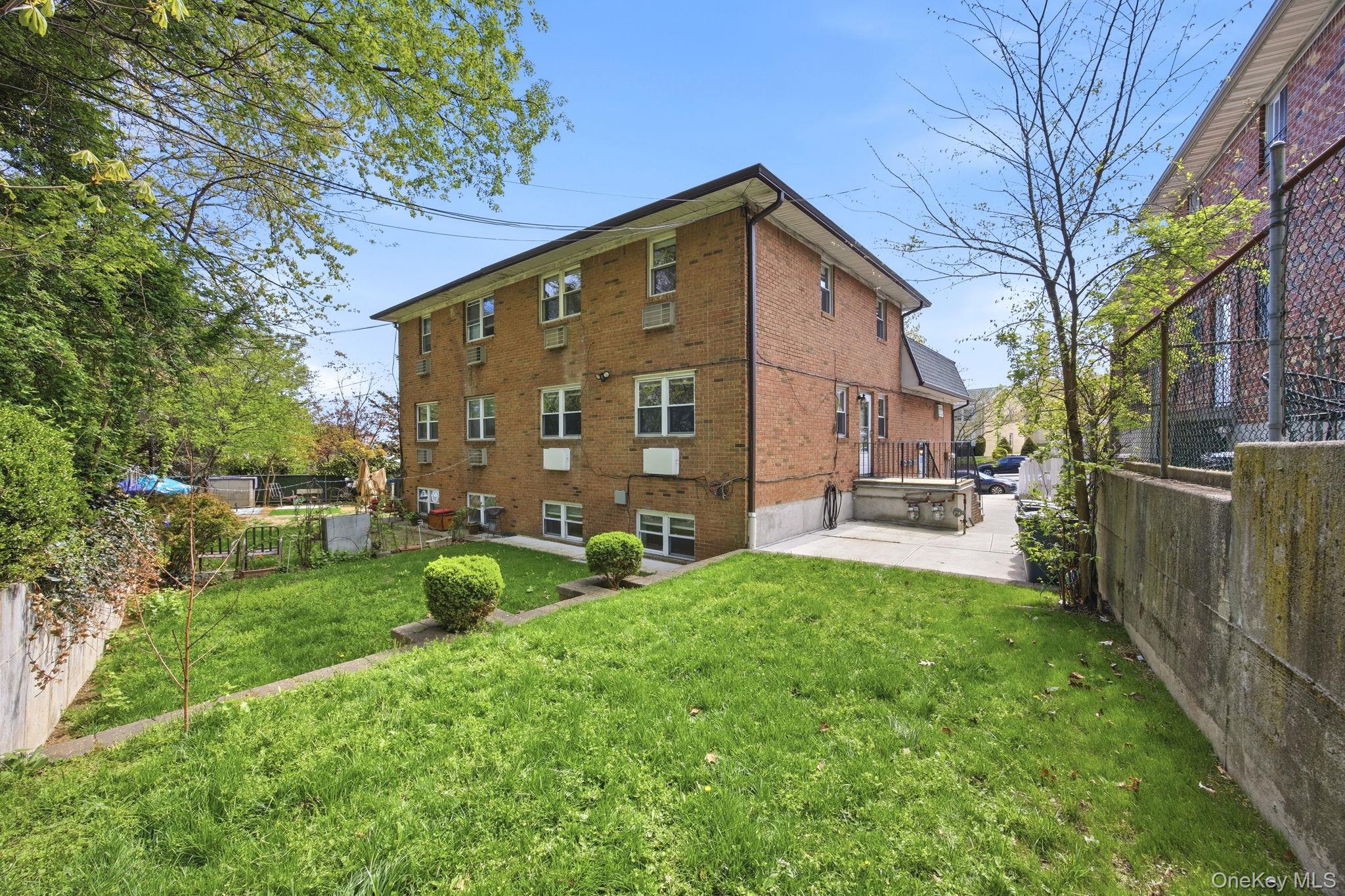 6933 Little Neck Parkway Property Photo 32