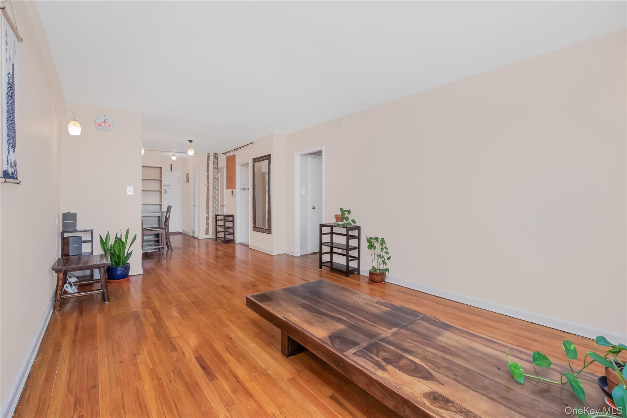 5645 Netherland Avenue 6e Property Photo 3
