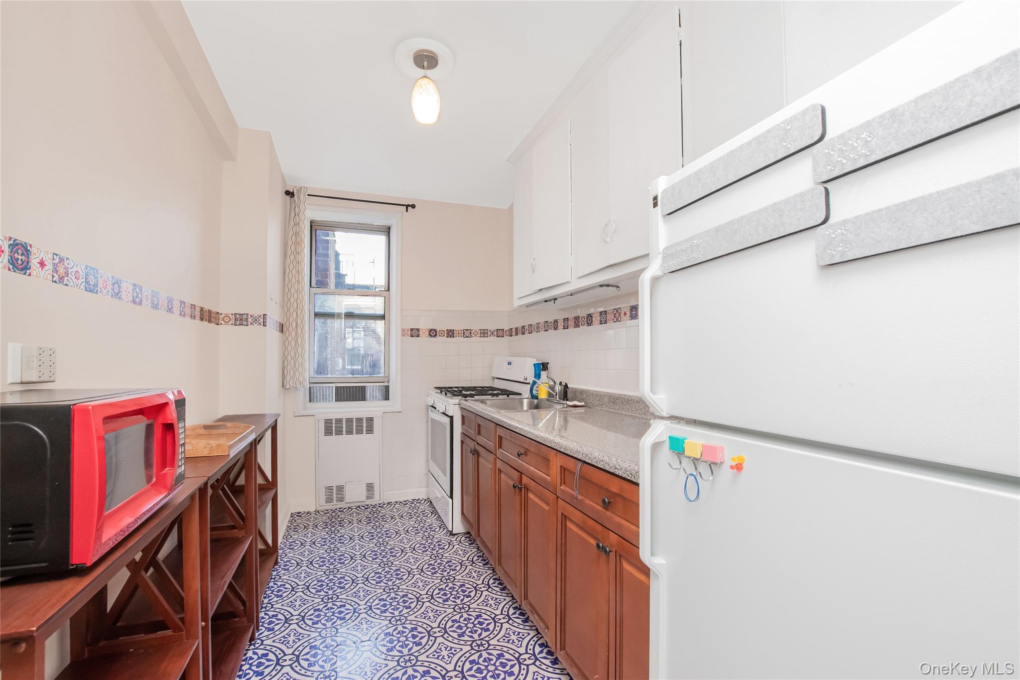 5645 Netherland Avenue 6e Property Photo 6