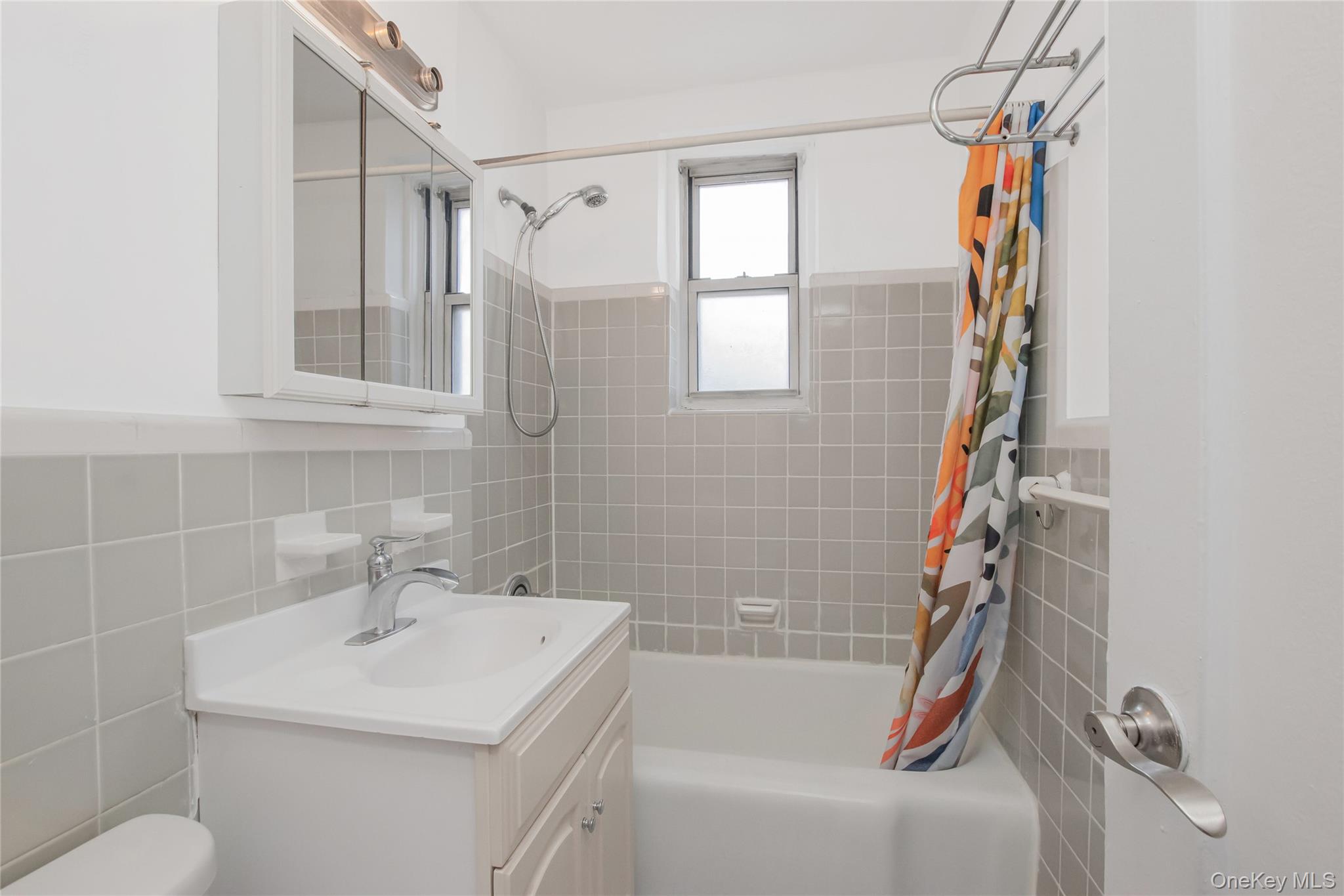 5645 Netherland Avenue 6e Property Photo 7
