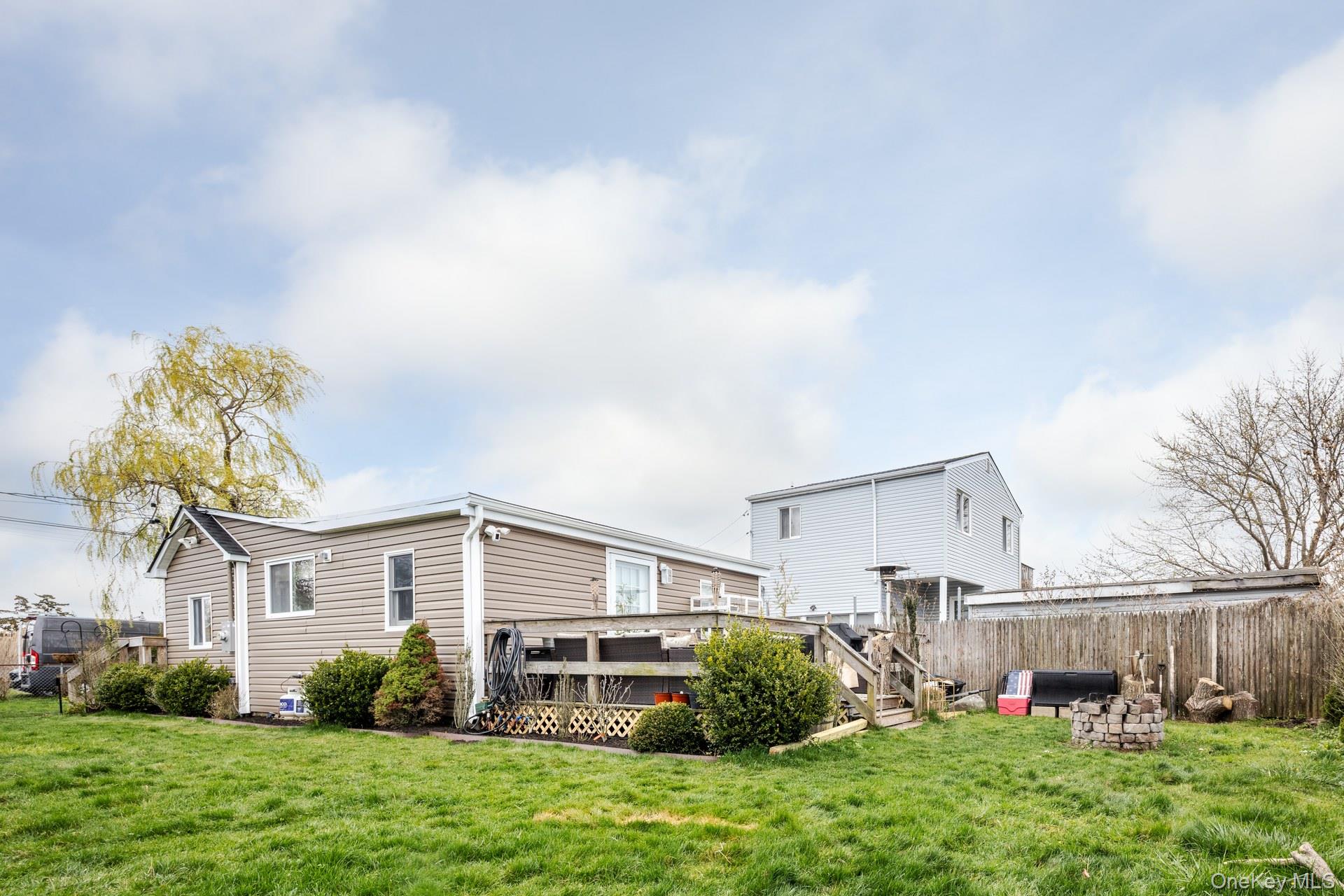 24 Blue Point Road Property Photo 2