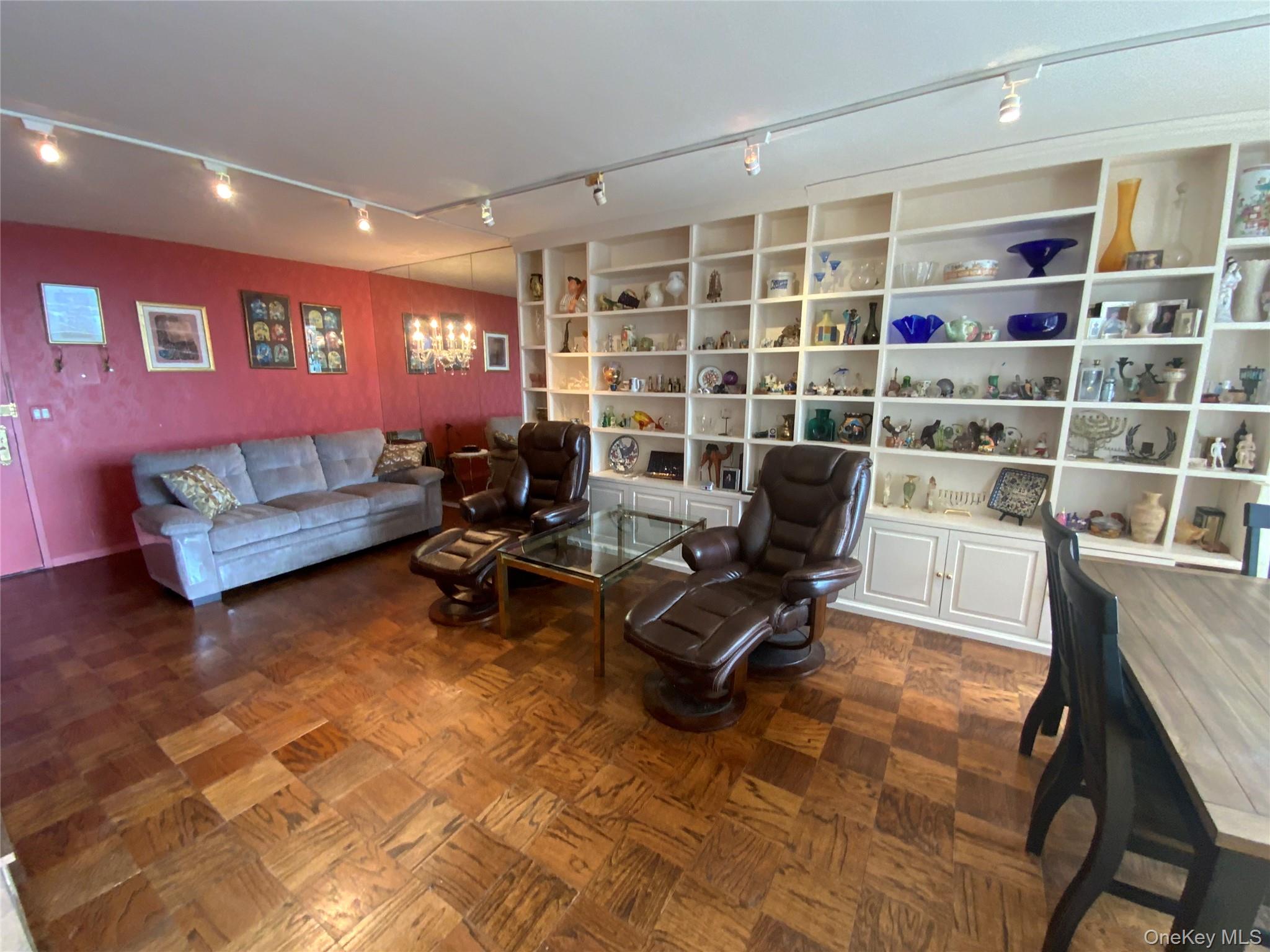 27010 Grand Central Parkway 6a Property Photo 3