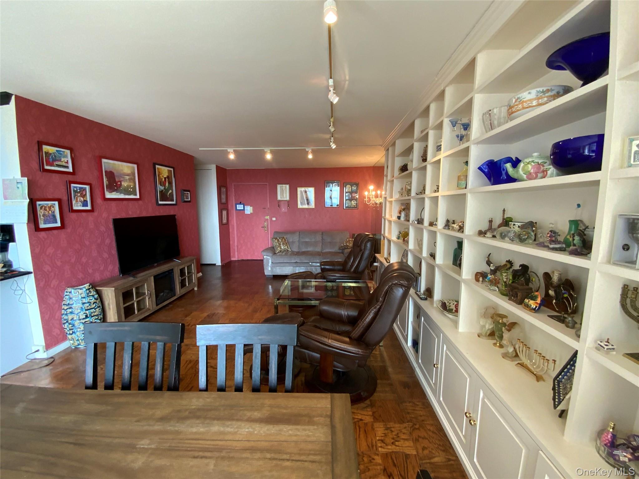 27010 Grand Central Parkway 6a Property Photo 6