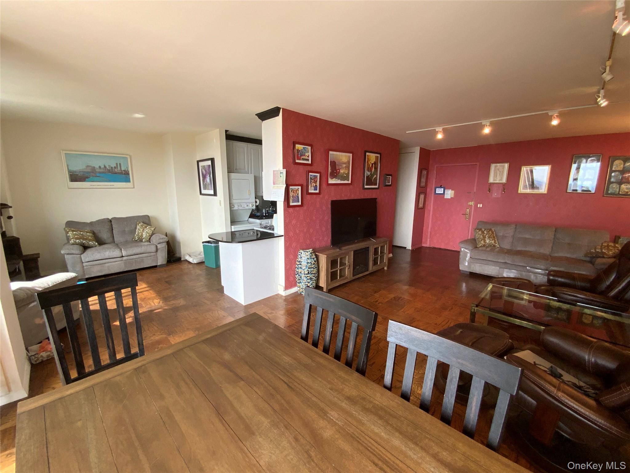 27010 Grand Central Parkway 6a Property Photo 7