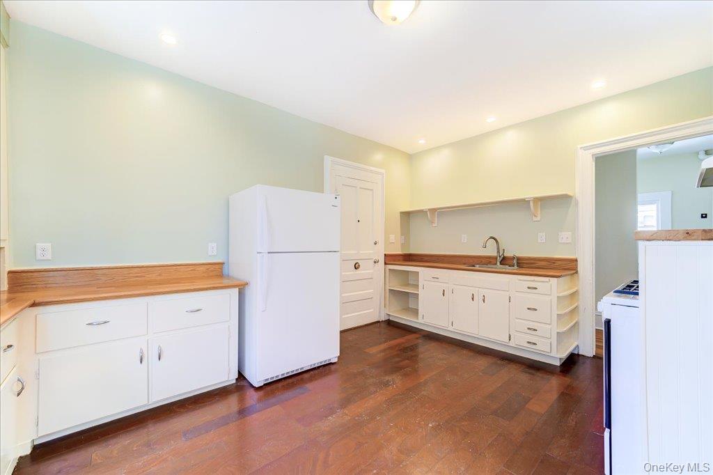 25 Balding Avenue Property Photo 21
