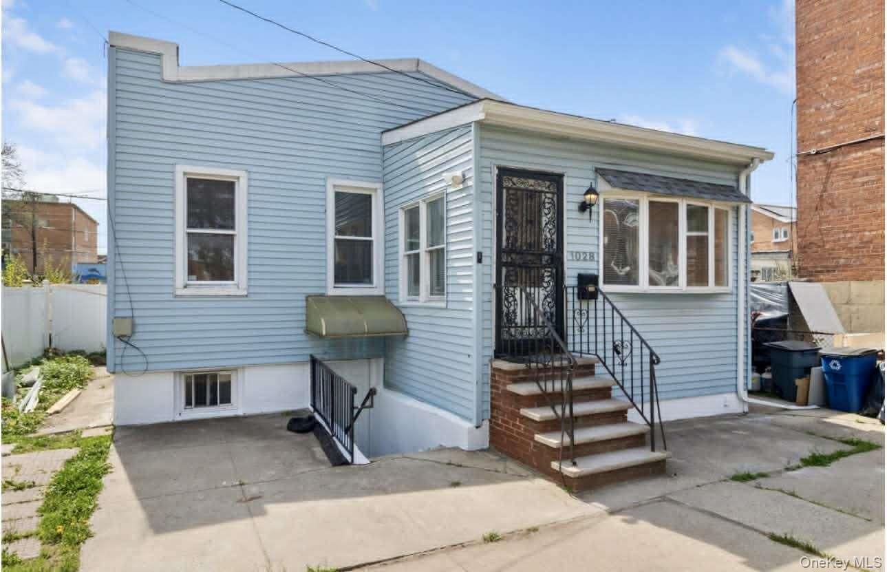 1028 E 84th Street Property Photo 2