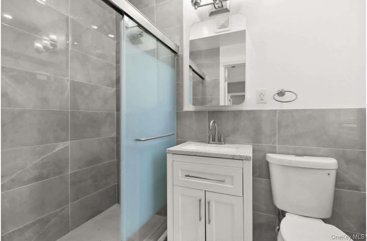 1028 E 84th Street Property Photo 7