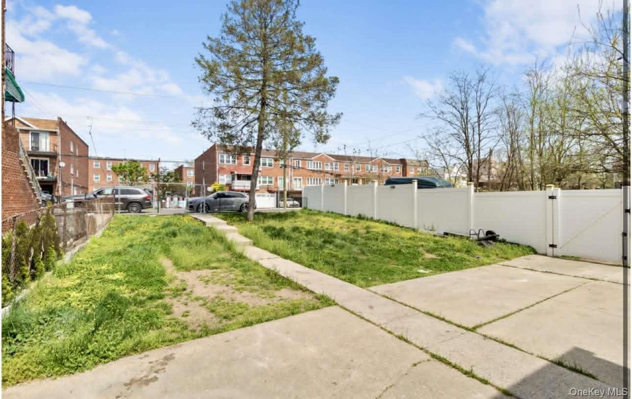 1028 E 84th Street Property Photo 16