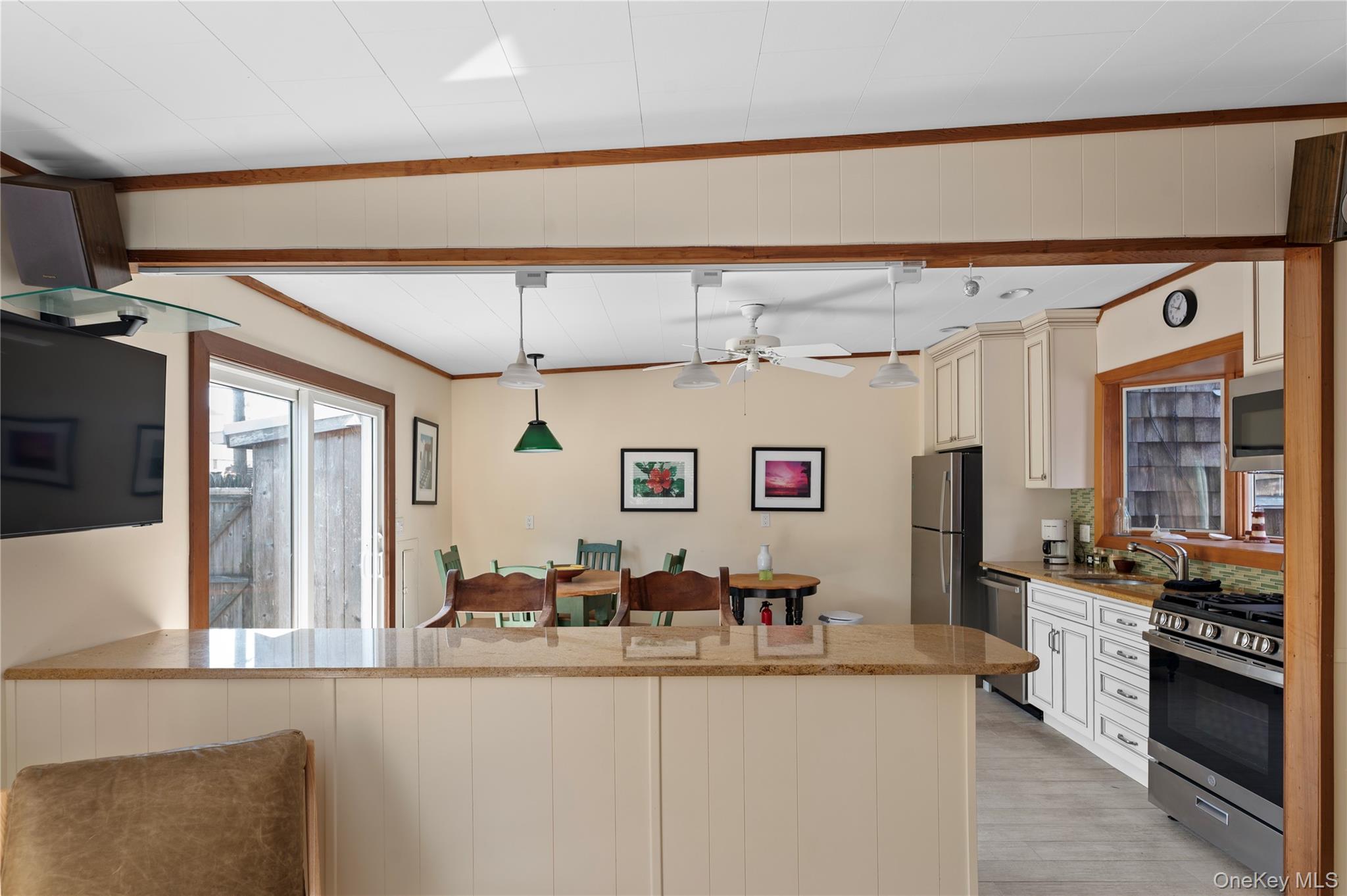 453 Dehnhoff Walk Property Photo 3
