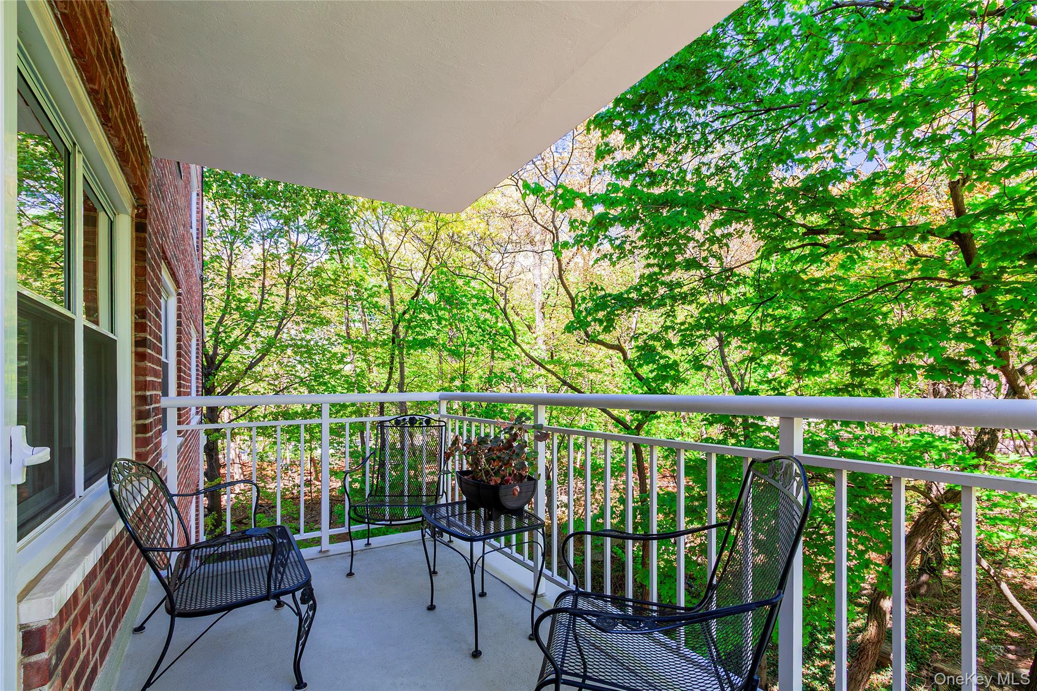 3935 Blackstone Avenue 3c Property Photo 7