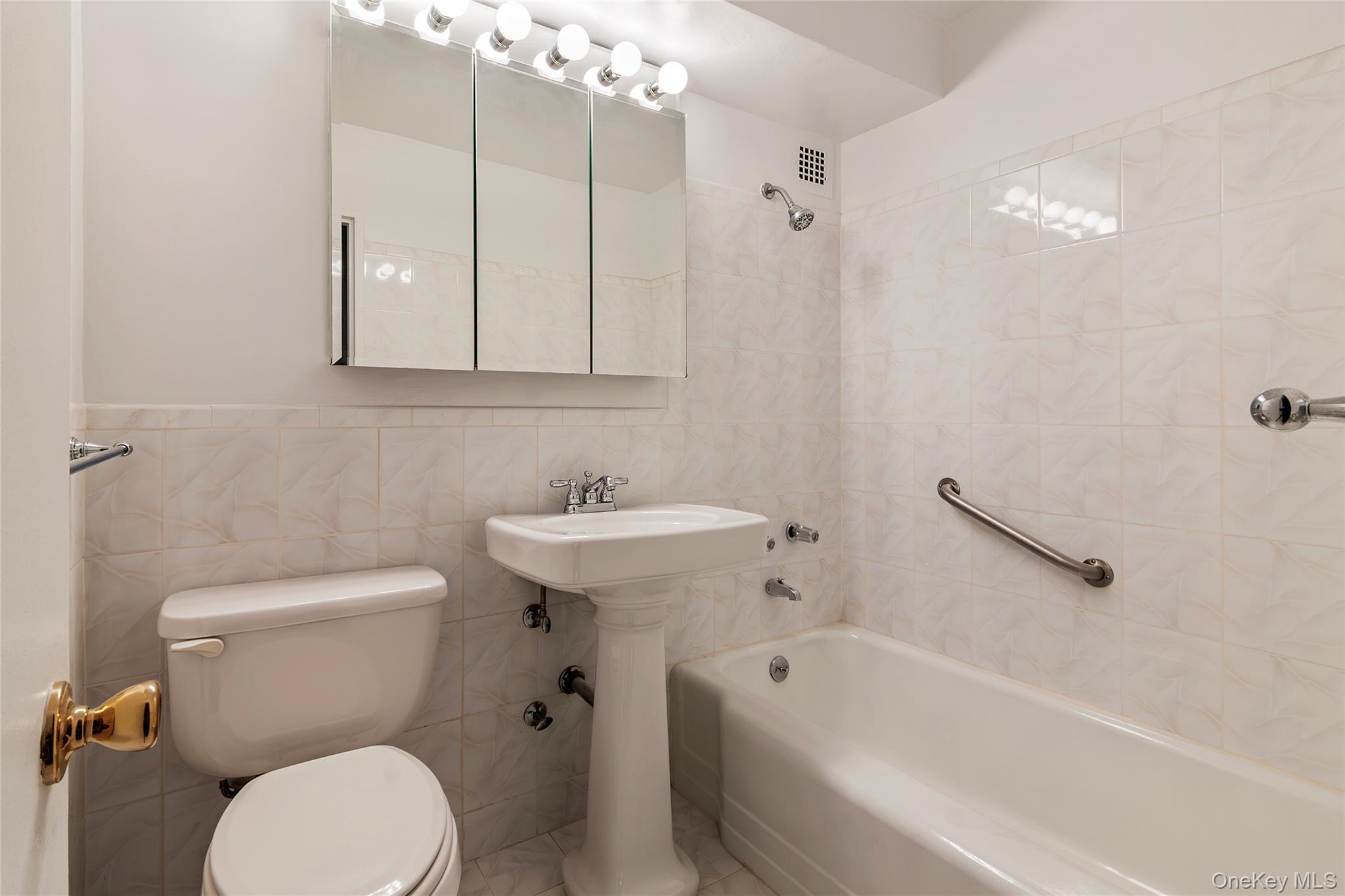3935 Blackstone Avenue 3c Property Photo 15