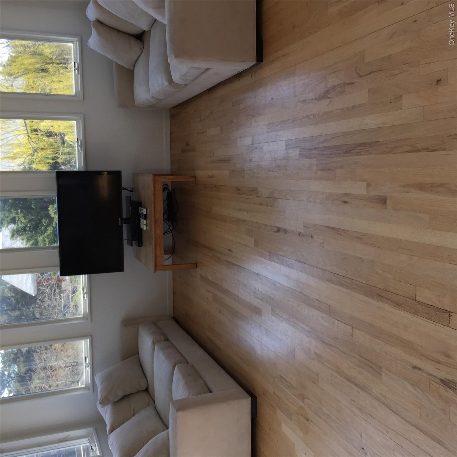 42 Evergreen Property Photo 2