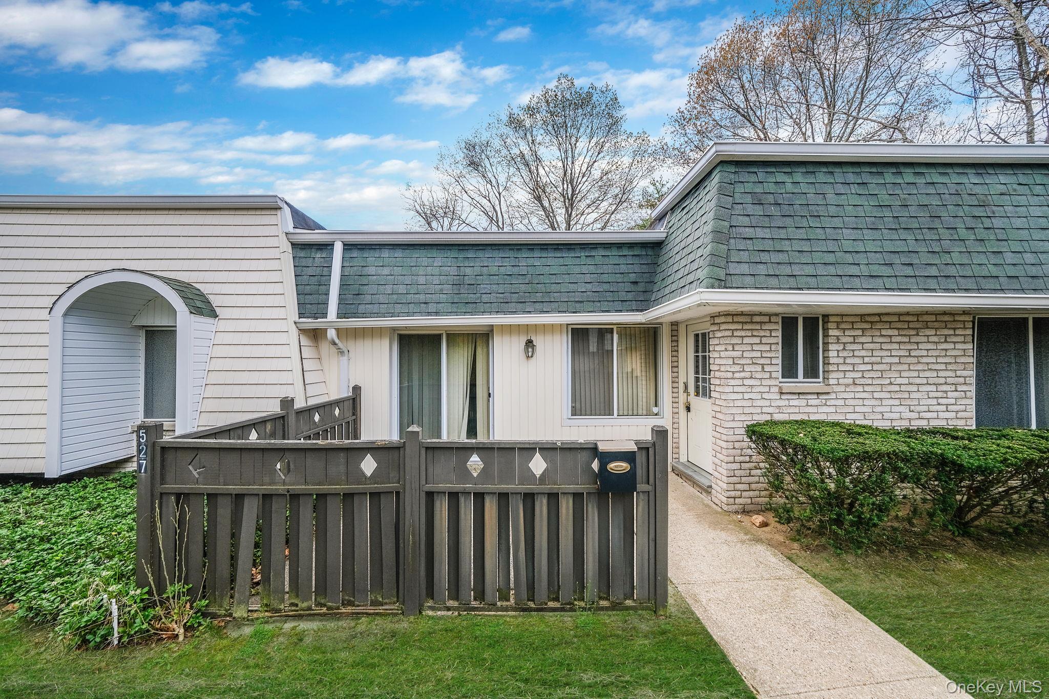 527 Daryl Drive Property Photo 1