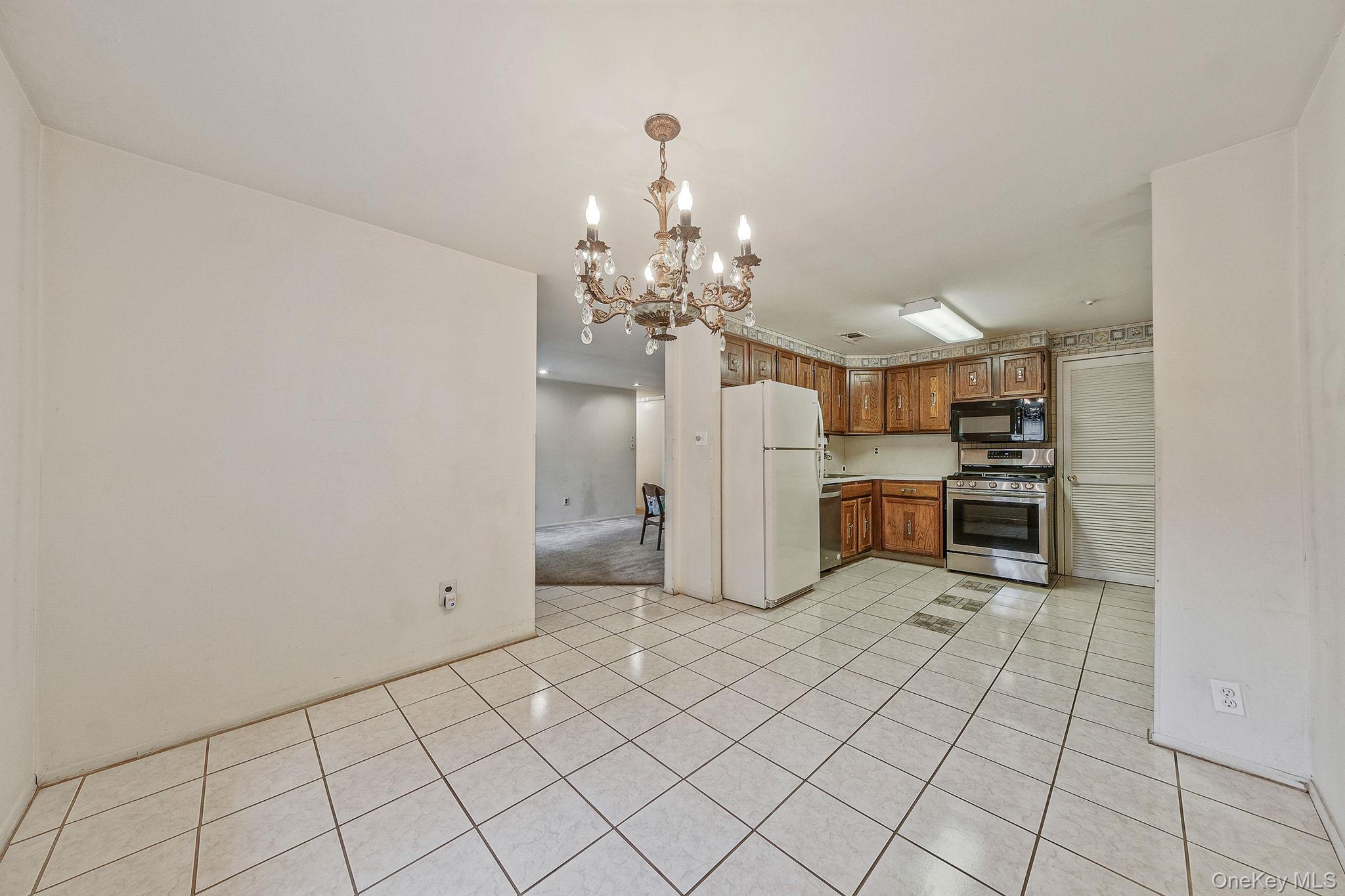 527 Daryl Drive Property Photo 6