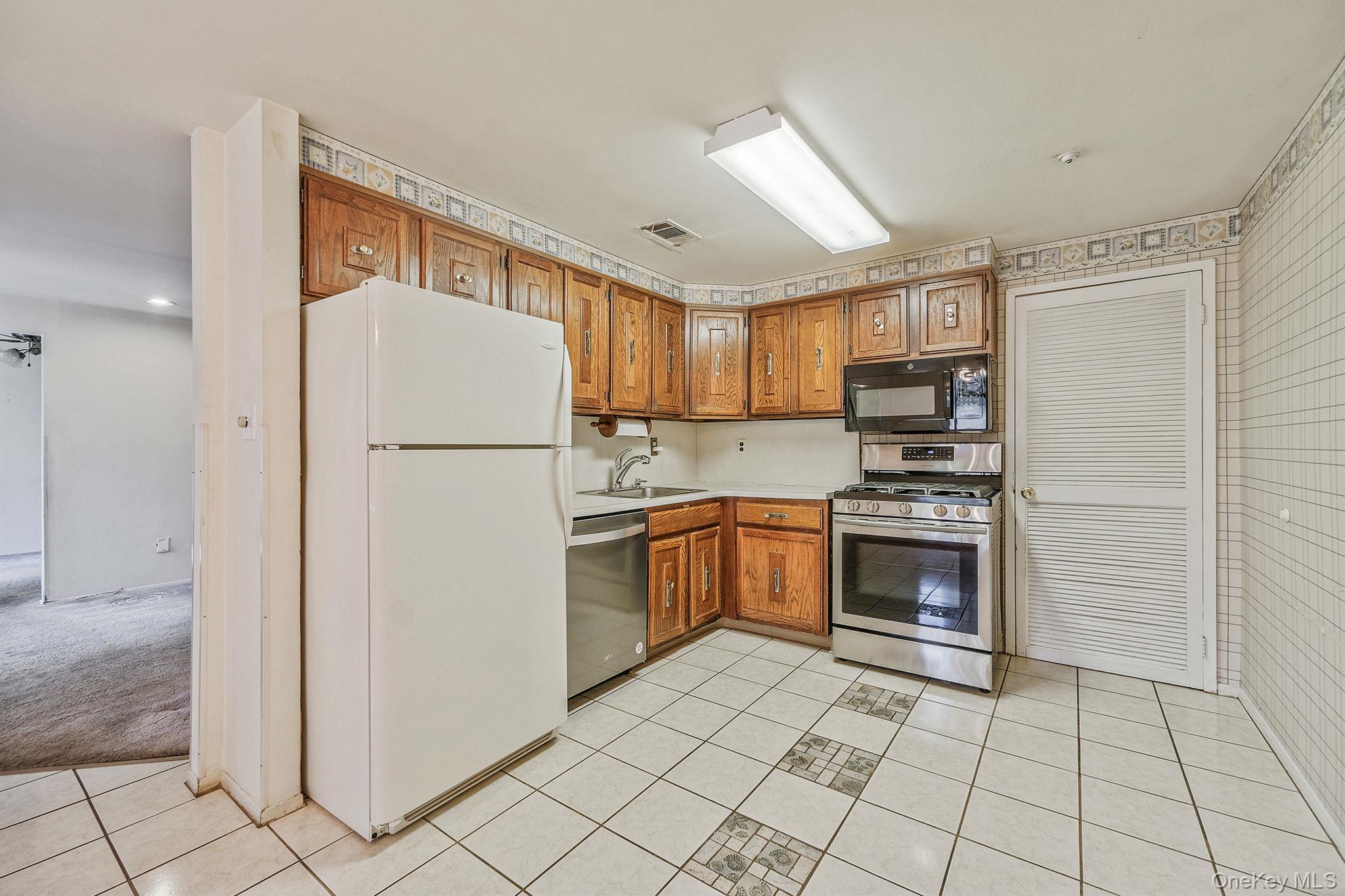 527 Daryl Drive Property Photo 7