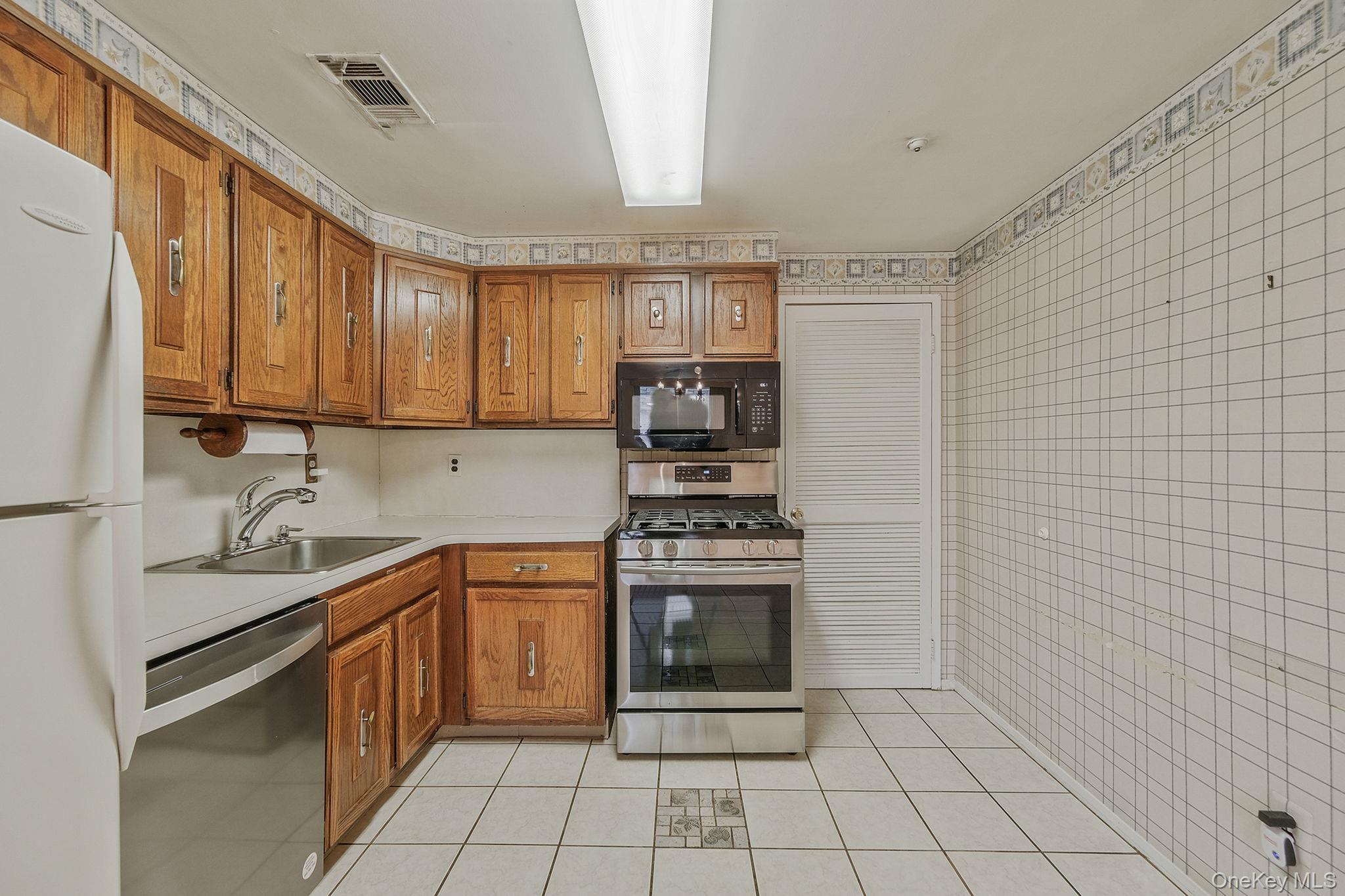 527 Daryl Drive Property Photo 8