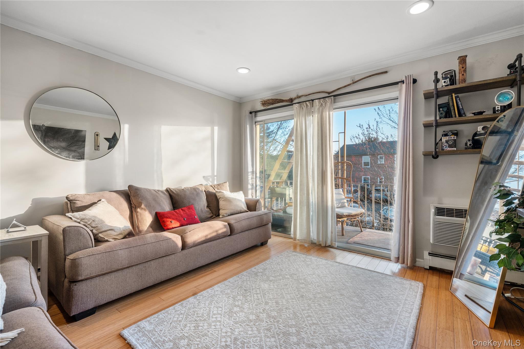 90 Park Avenue B6 Property Photo 3