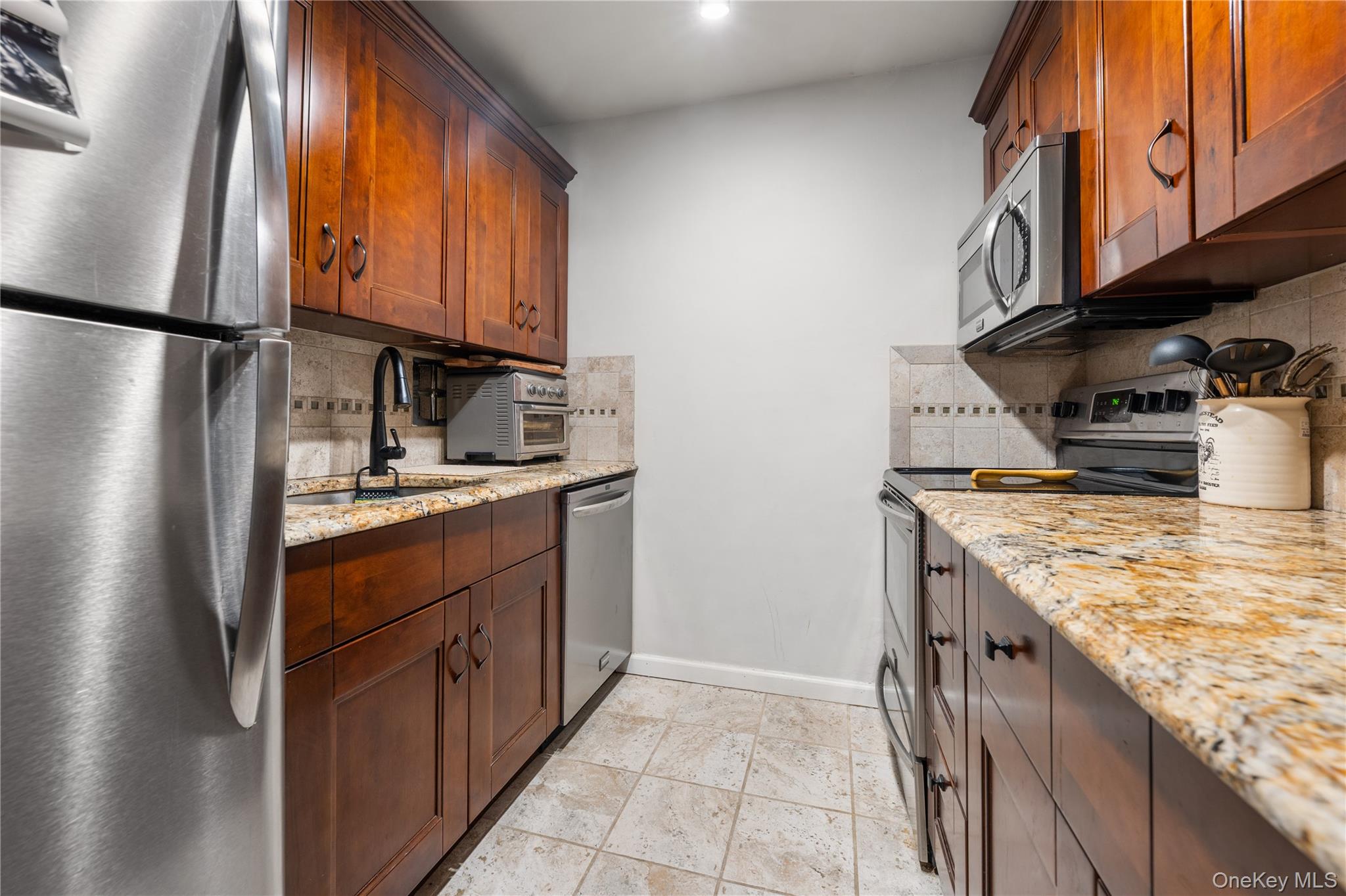 90 Park Avenue B6 Property Photo 7