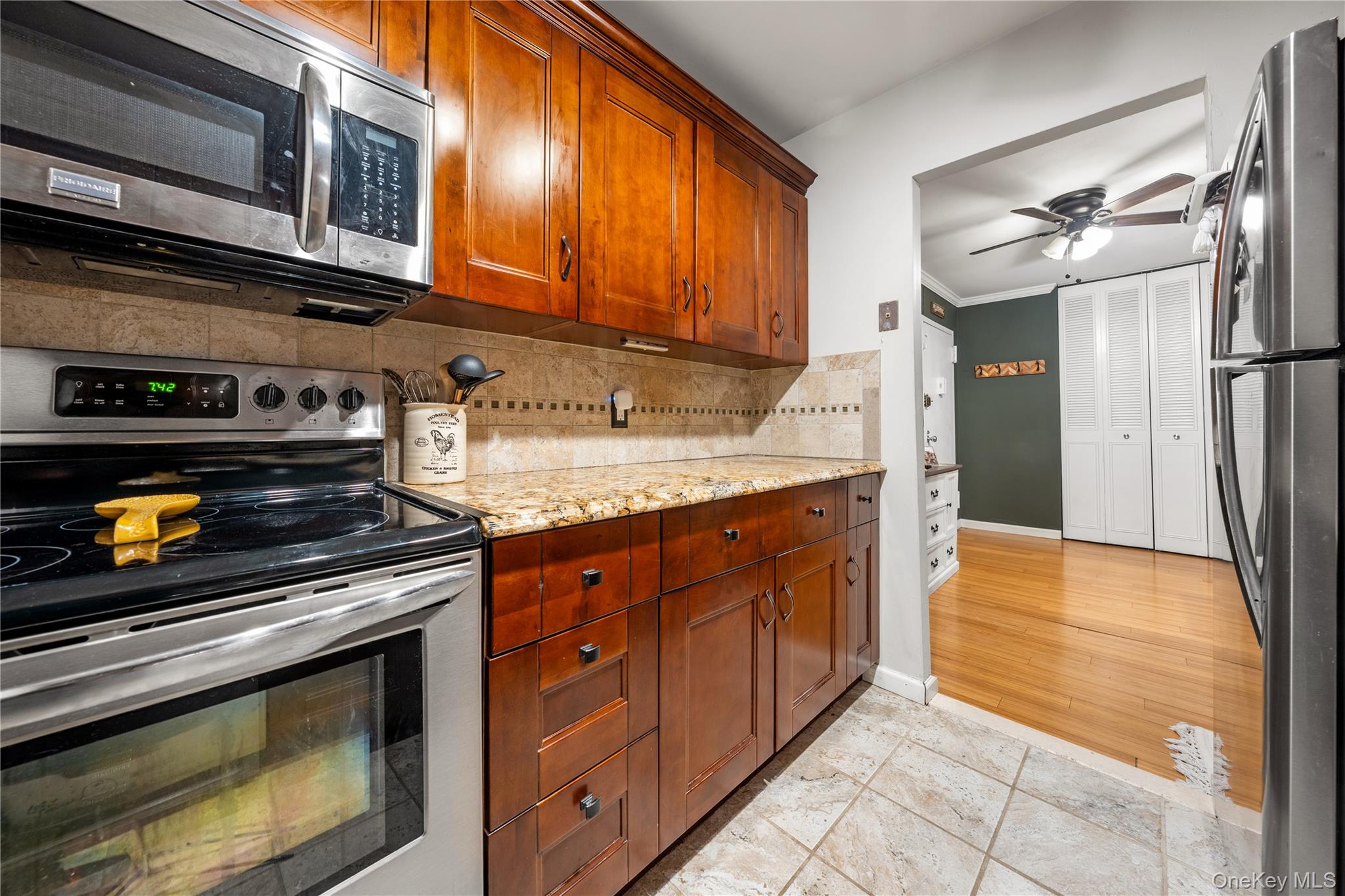 90 Park Avenue B6 Property Photo 8