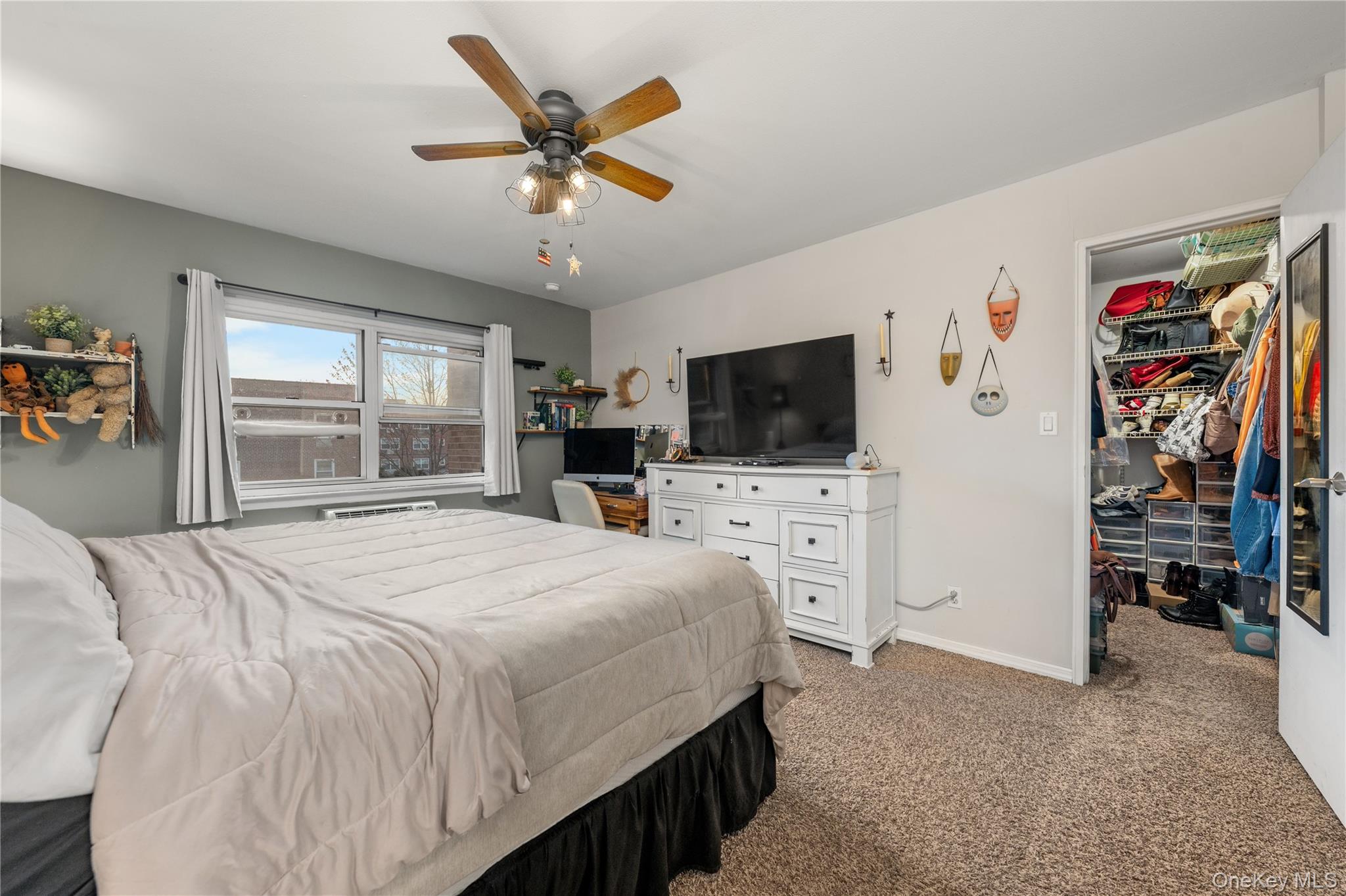 90 Park Avenue B6 Property Photo 11