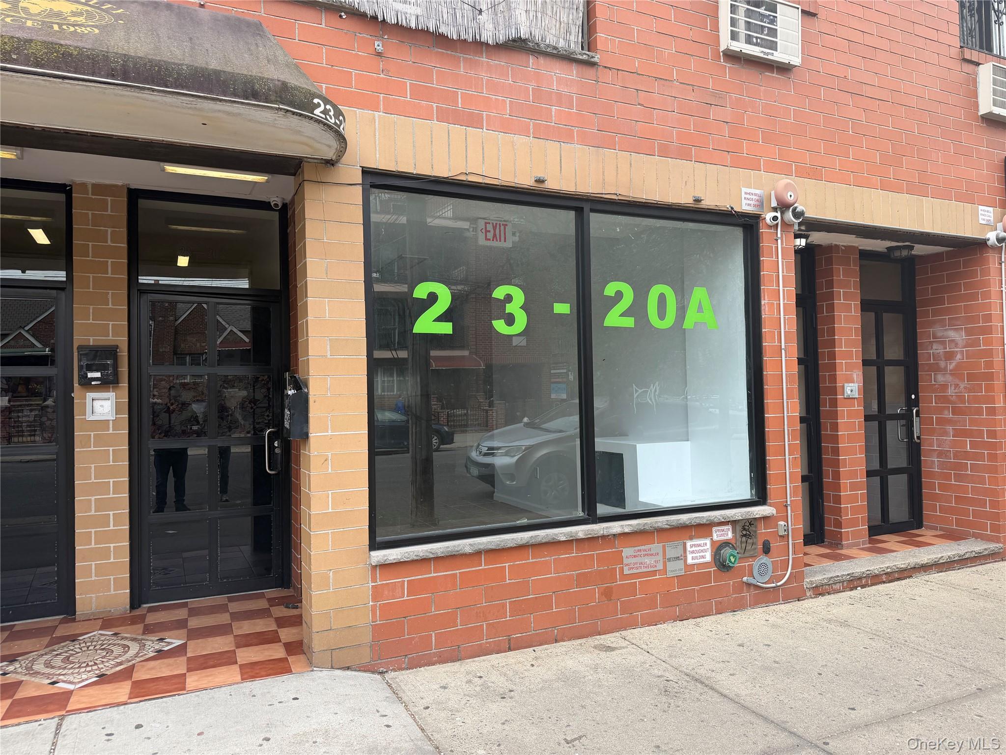 2320A Broadway Property Photo 1