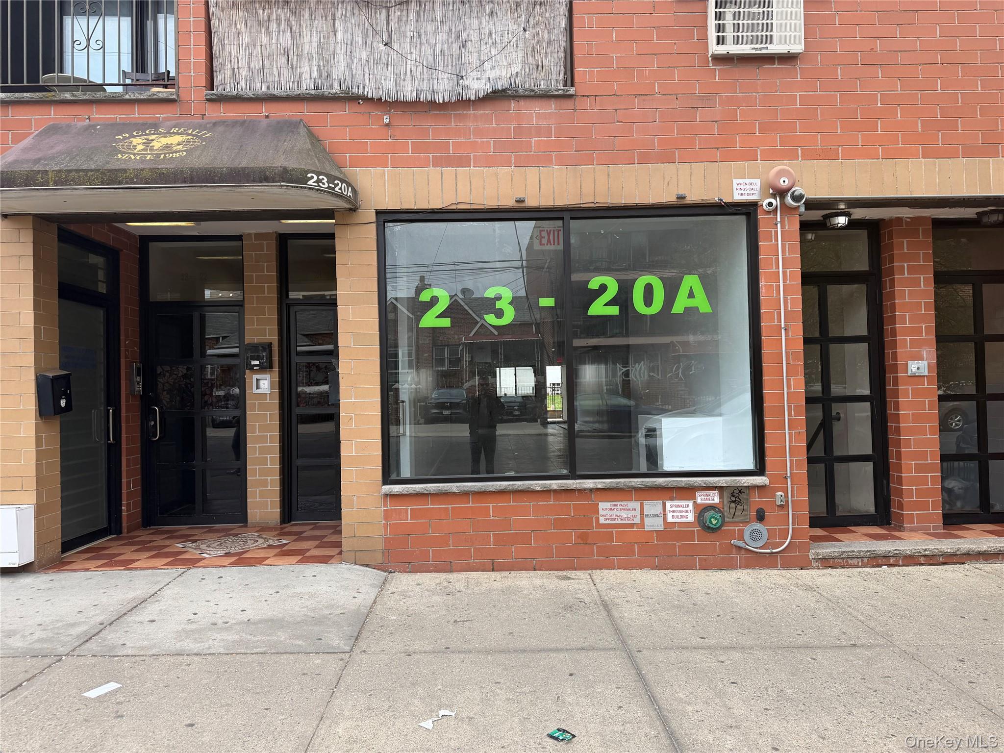 2320a Broadway Property Photo 2