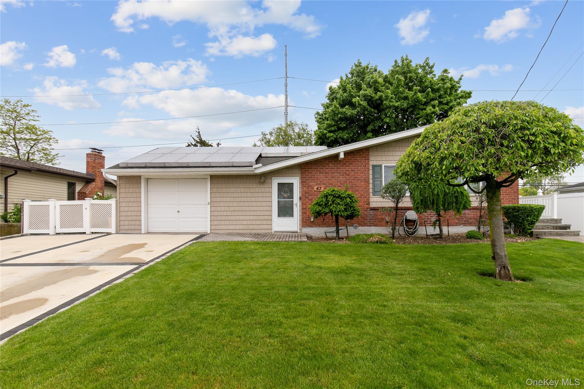 43 Pickwick Drive Property Photo 1